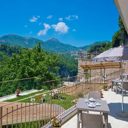 Casanova Bed and Breakfast 4*