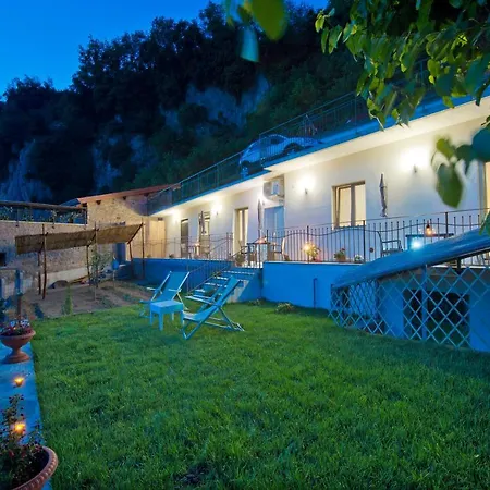 Casanova Bed and Breakfast 4*