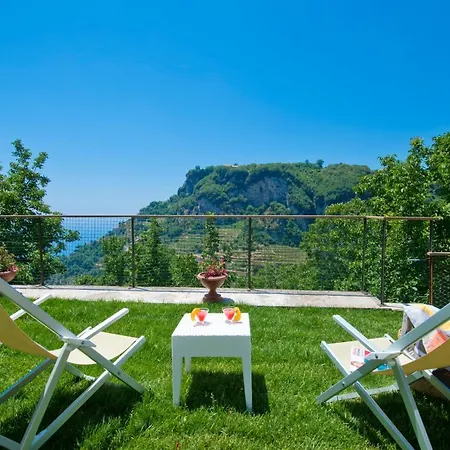 Casanova Bed and Breakfast 4*